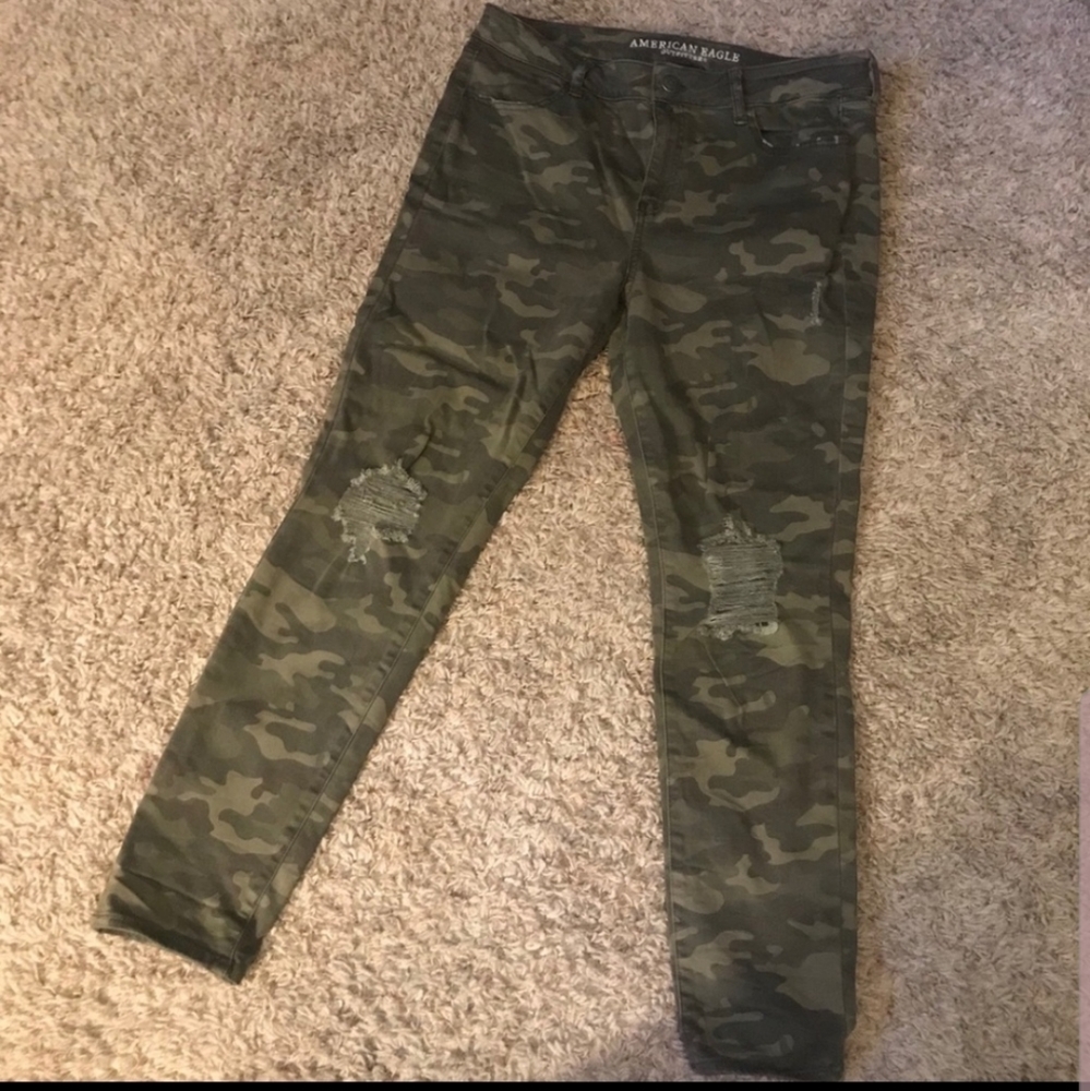 American Eagle Camo Jegging